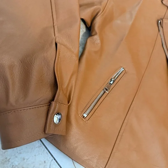 🎉 SOLD - SHEIN Brown/Tan Faux Leather Moto Jacket – Size S - Picture 3 of 9